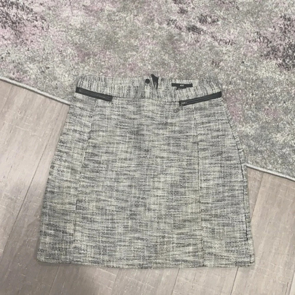 H&M Women's Stripe Plaid Black Cream Zip Up A-Line Mini Work Wear Skirt Sz 6
